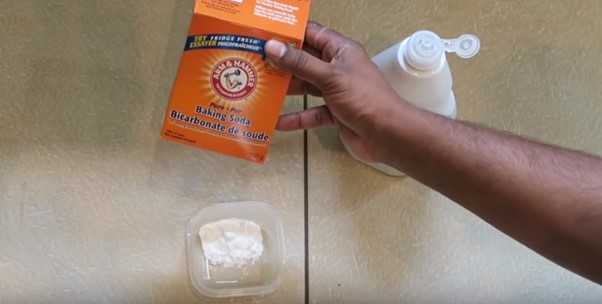 Dùng giấm và baking soda để vệ sinh ron gạch